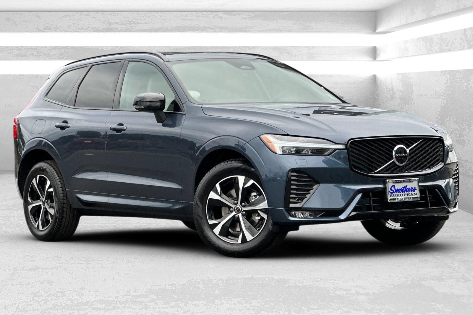 2026 Volvo XC60 B5 Core Dark AWD's photo