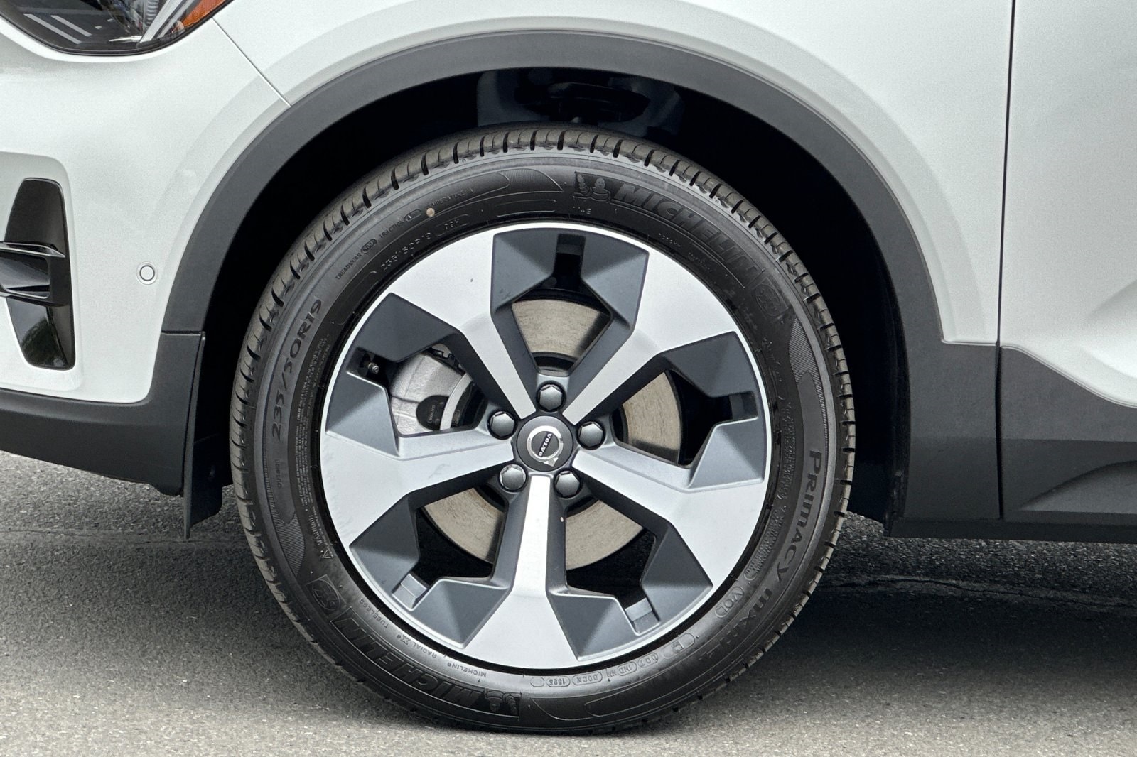 2026 Volvo XC40 Plus - Photo 26