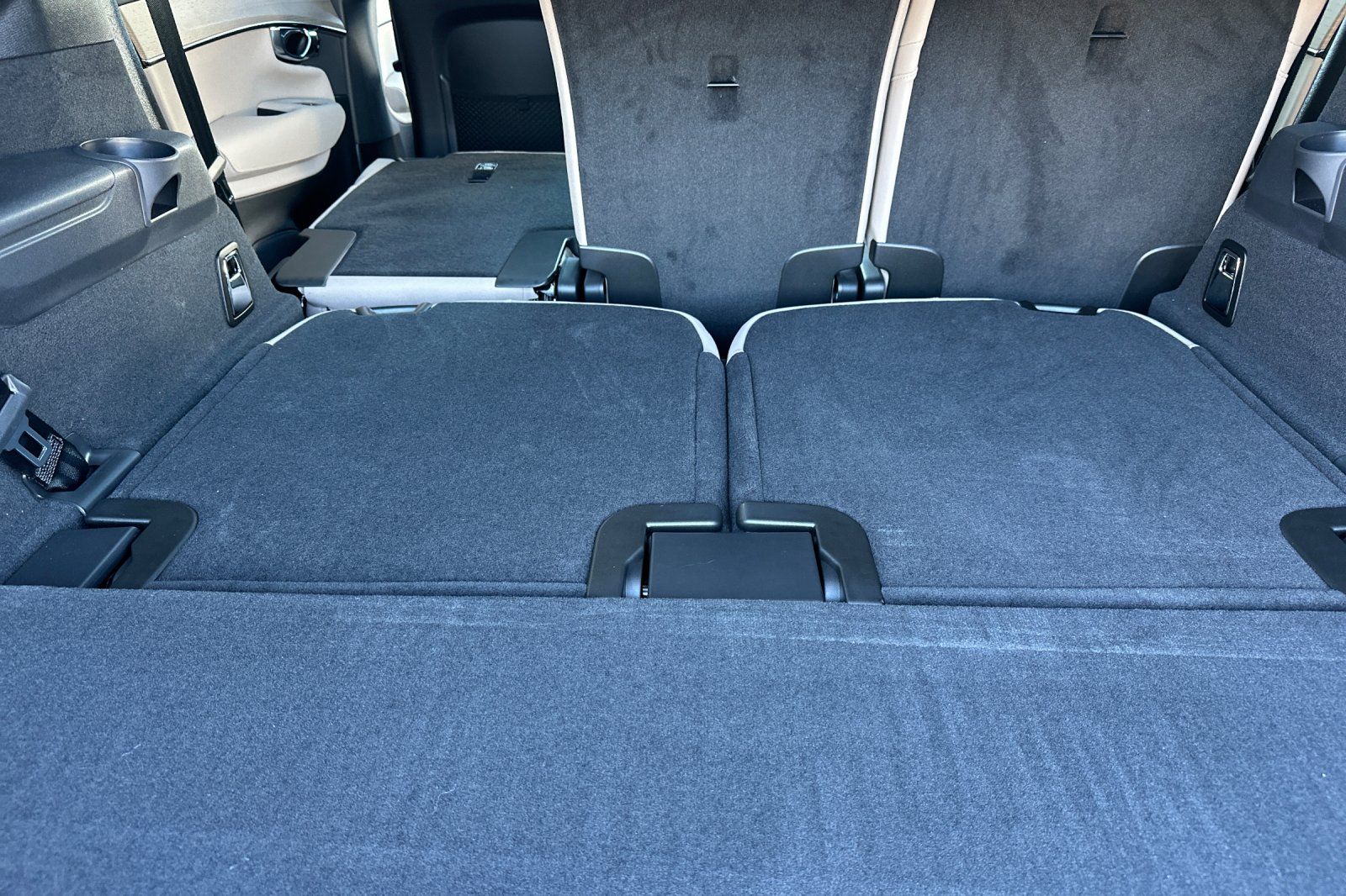 2026 Volvo XC90 Plus - Photo 15
