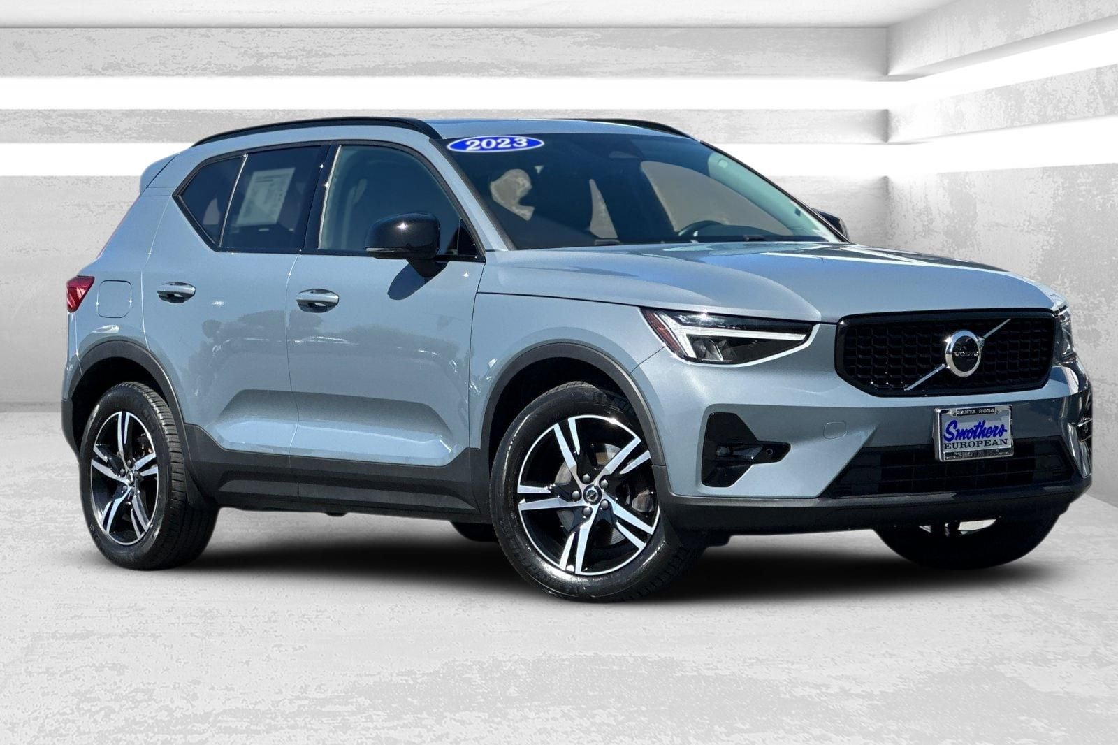 2023 Volvo XC40 B5 Plus Dark AWD's photo