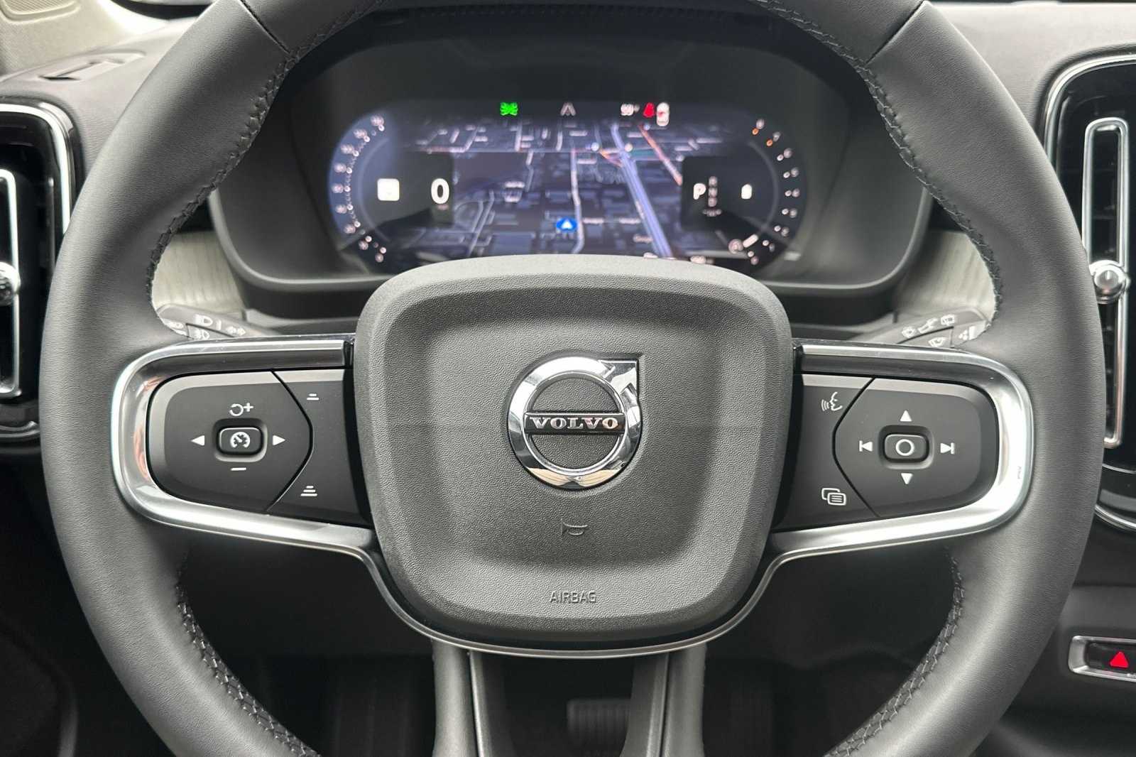 2026 Volvo XC40 Core - Photo 24