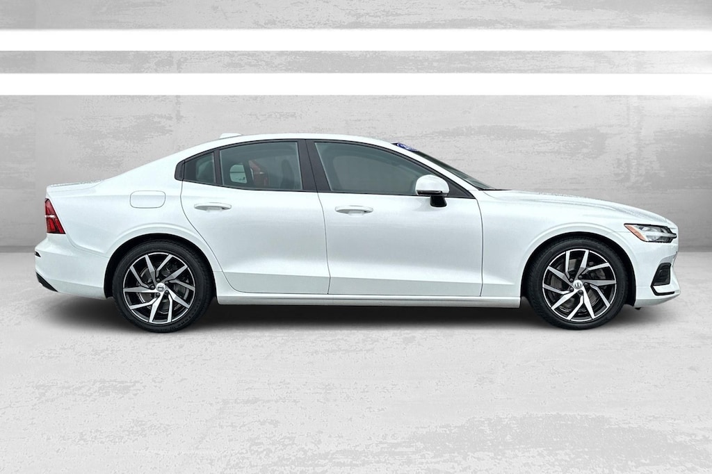 Used 2019 Volvo S60 T6 Momentum Sedan