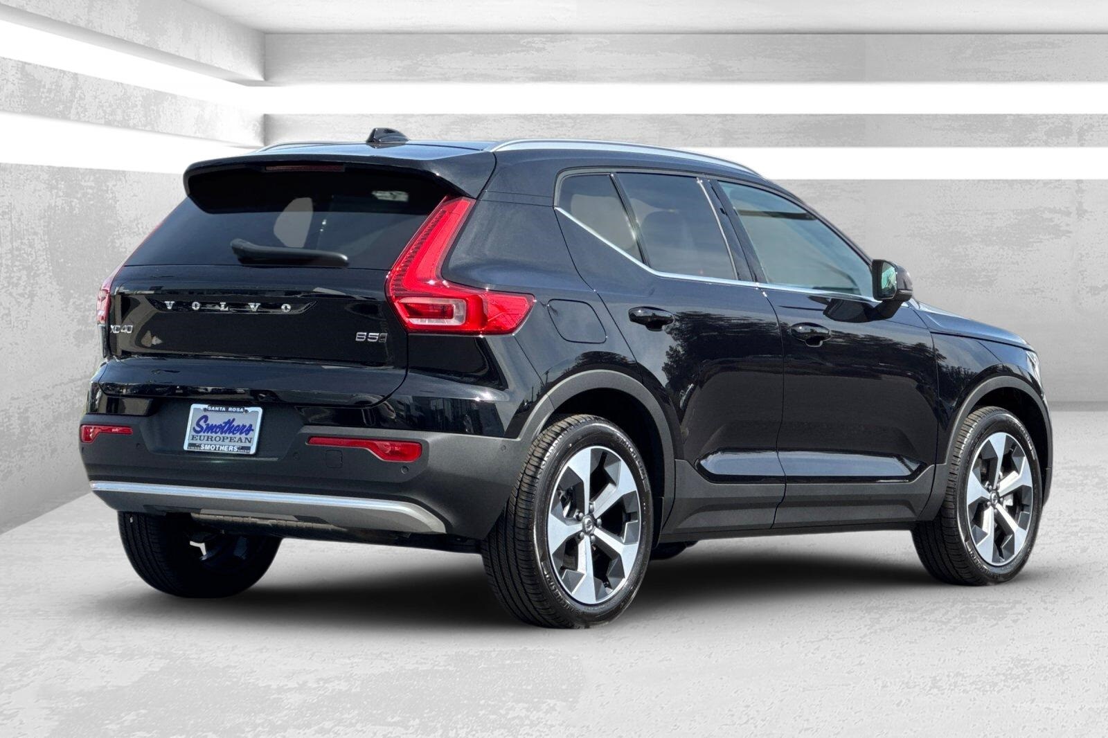 2025 Volvo XC40 Plus photo 3