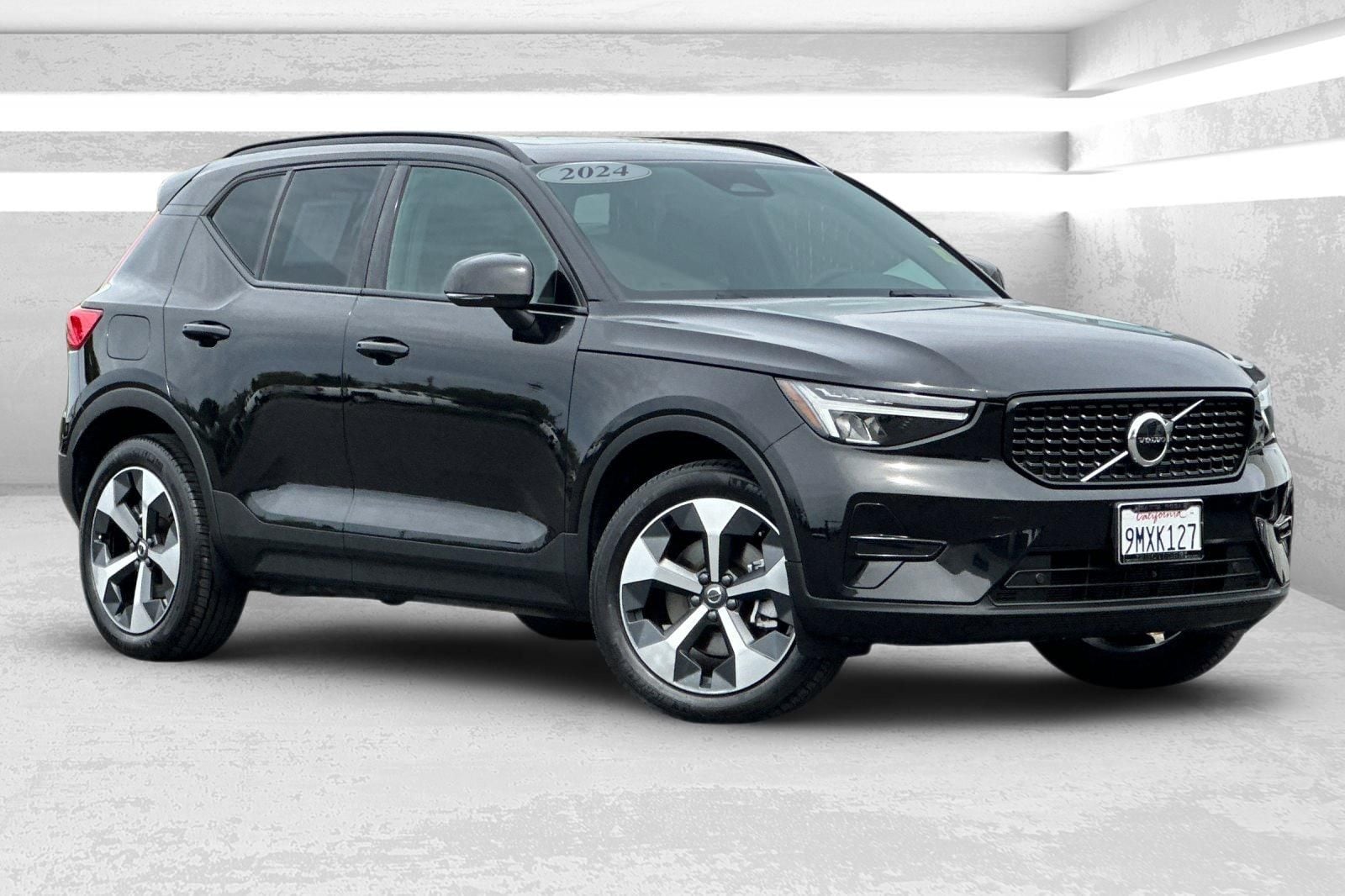 2024 Volvo XC40 Core