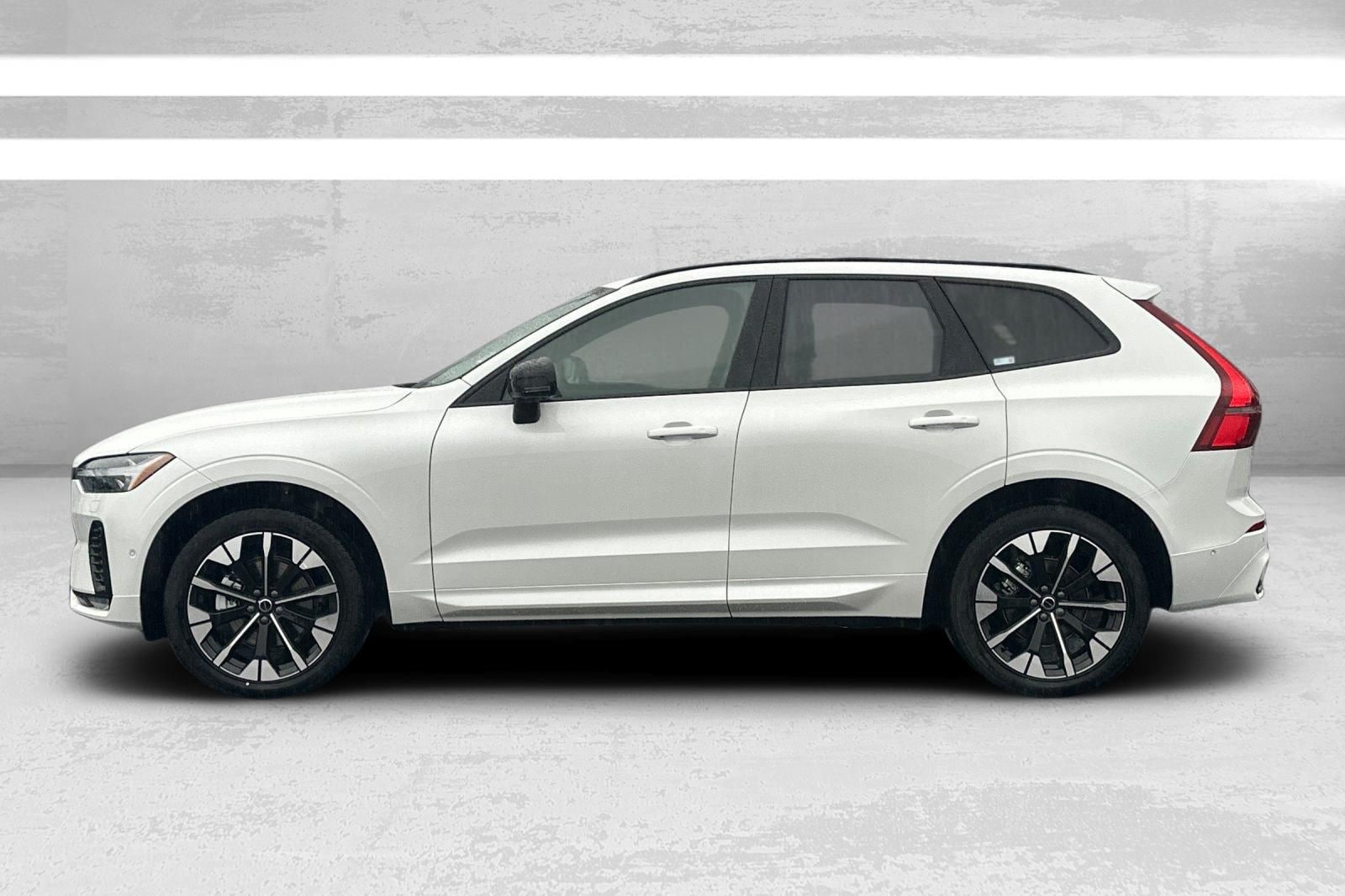 2026 Volvo XC60 Plus - Photo 6