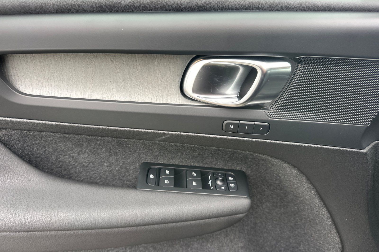 2026 Volvo XC40 Core - Photo 10