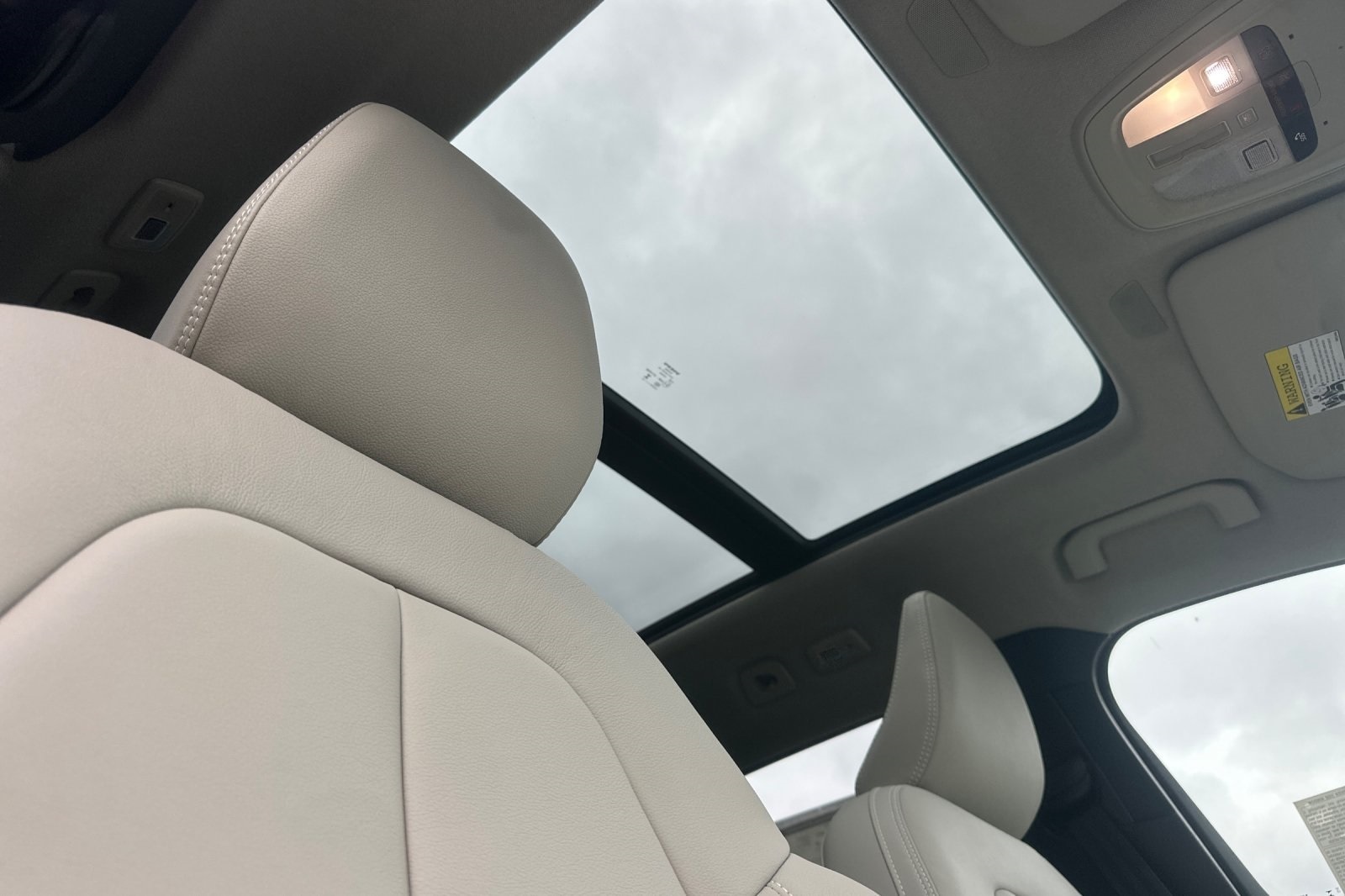 2026 Volvo XC40 Plus - Photo 17