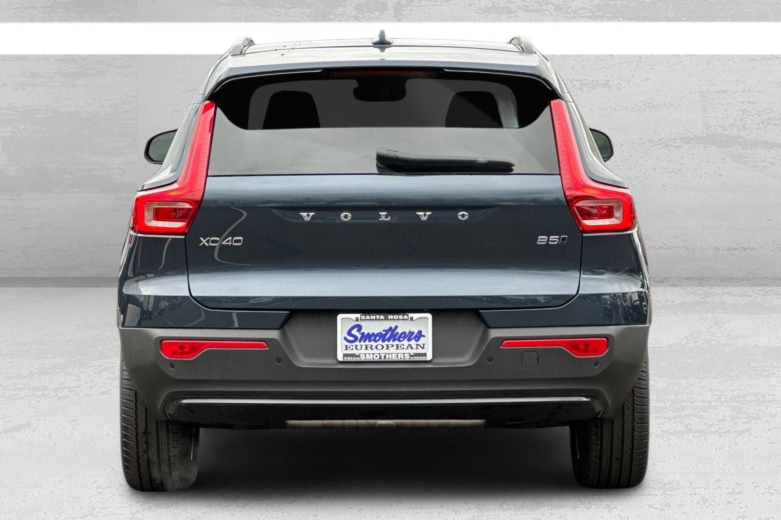 2026 Volvo XC40 Core - Photo 4