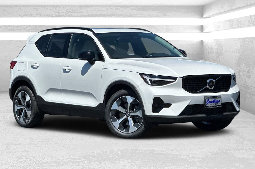 New 2026 Volvo XC40 B5 Plus SUV
