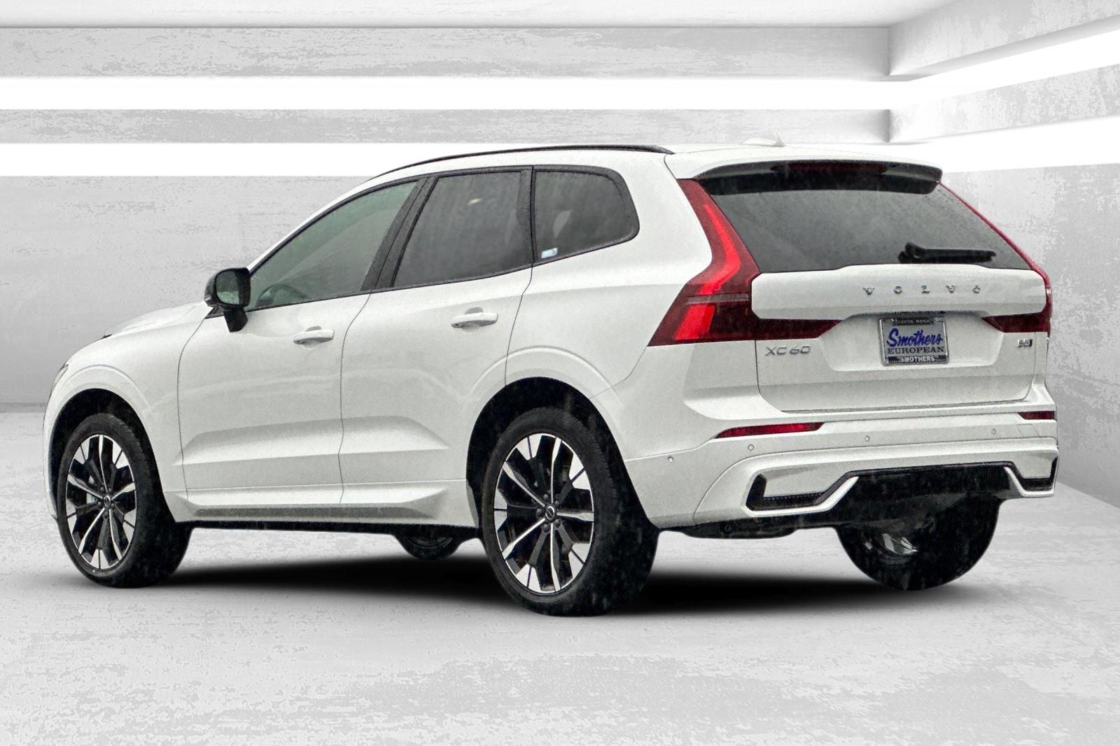 2026 Volvo XC60 Plus - Photo 5