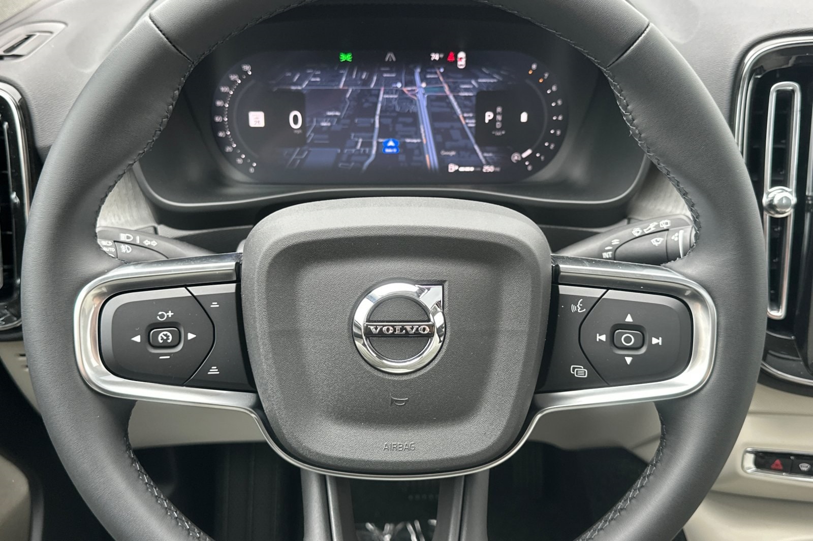 2026 Volvo XC40 Plus - Photo 24