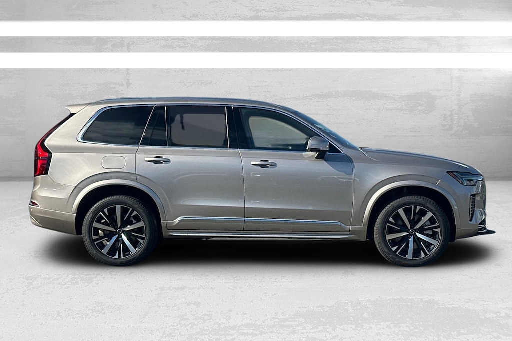 New 2026 Volvo XC90 plug-in hybrid T8 Core SUV