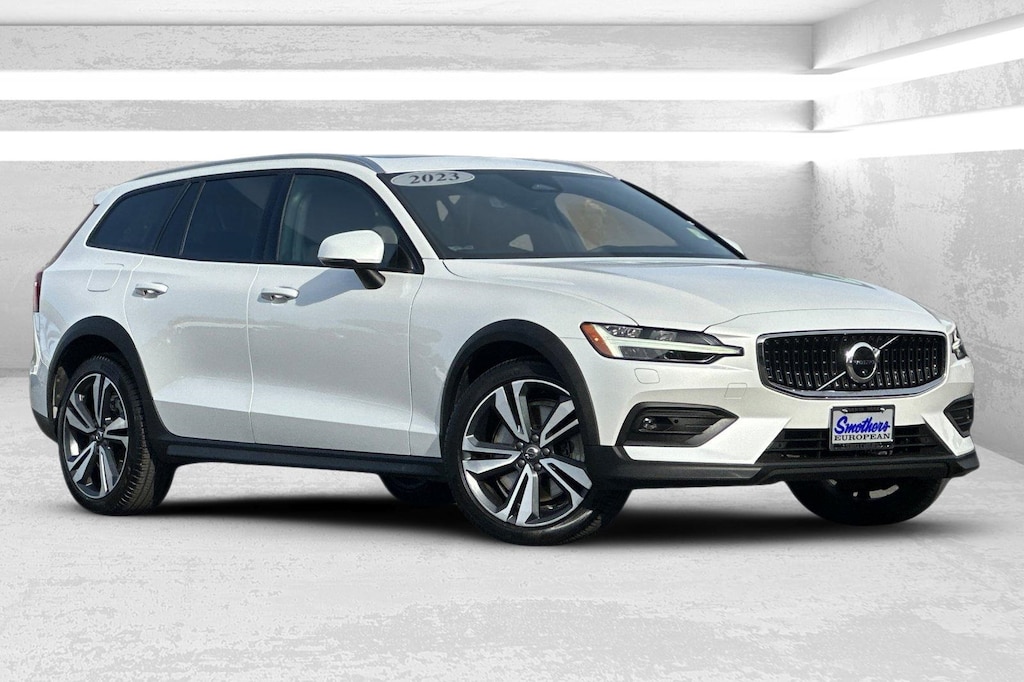 Certified 2023 Volvo V60 Cross Country B5 AWD Plus Wagon