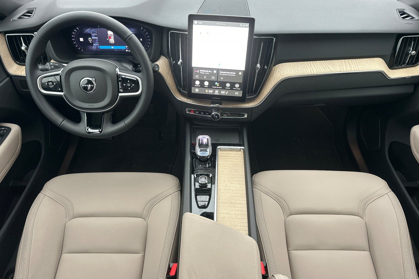 2026 Volvo XC60 Plus - Photo 11