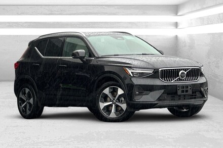 2025 Volvo XC40 B5 Plus Bright Theme AWD SUV