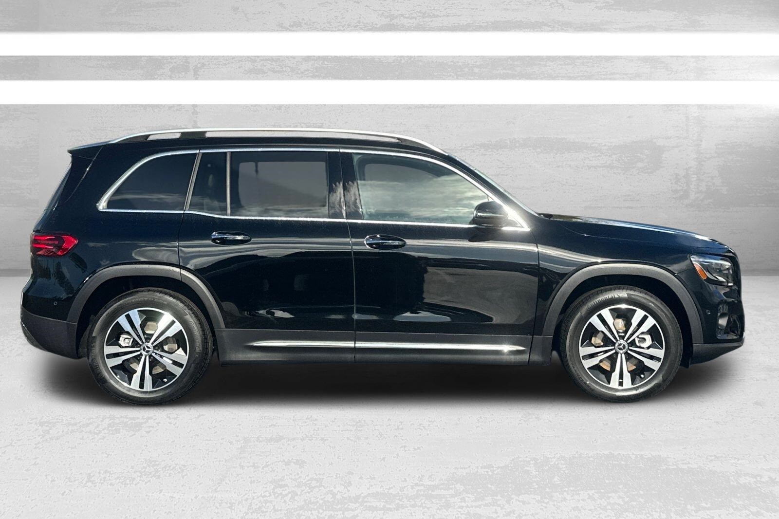 2025 Mercedes Benz GLB 250 photo 2