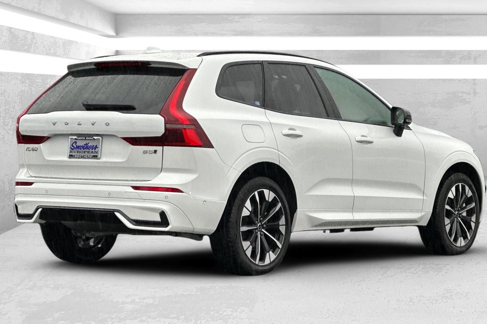 2026 Volvo XC60 Plus - Photo 3