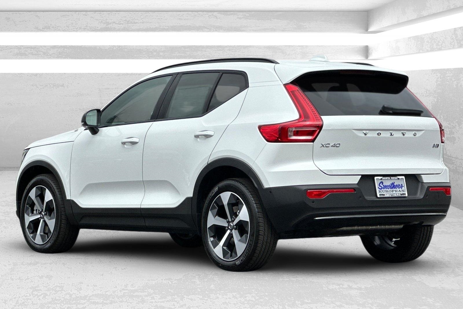 2026 Volvo XC40 Plus - Photo 6