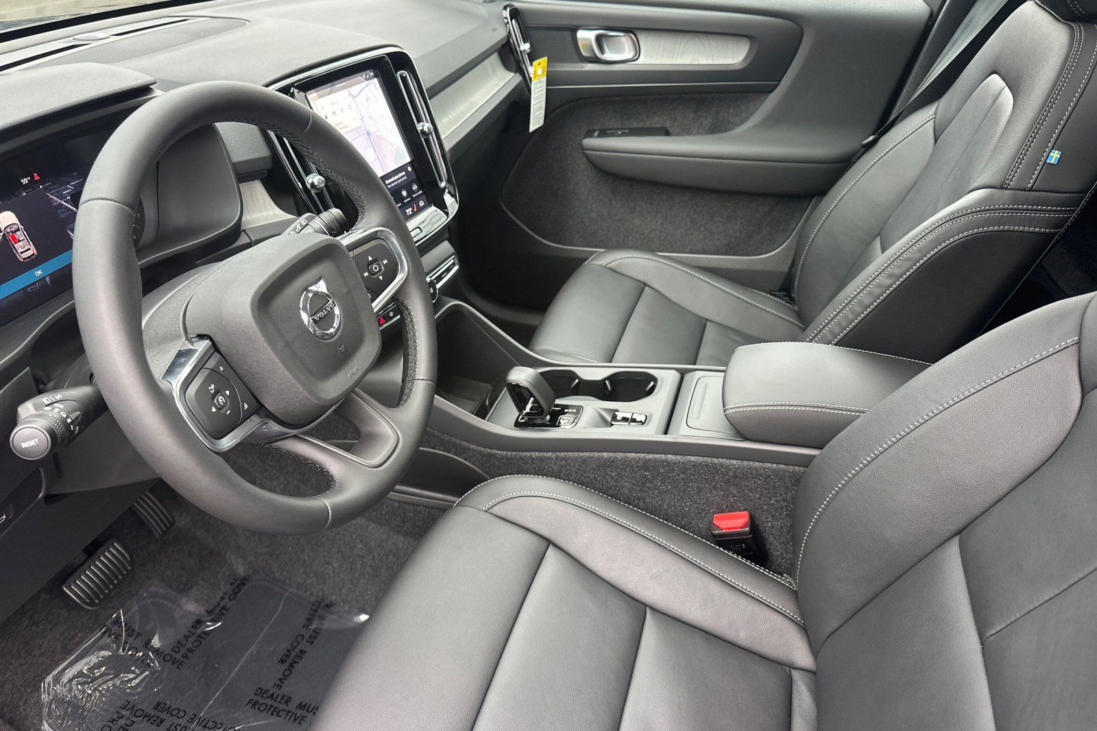 2026 Volvo XC40 Core - Photo 9