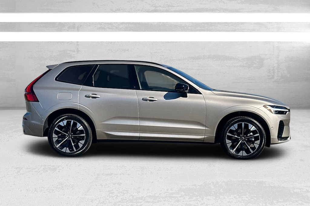 New 2026 Volvo XC60 B5 Plus SUV