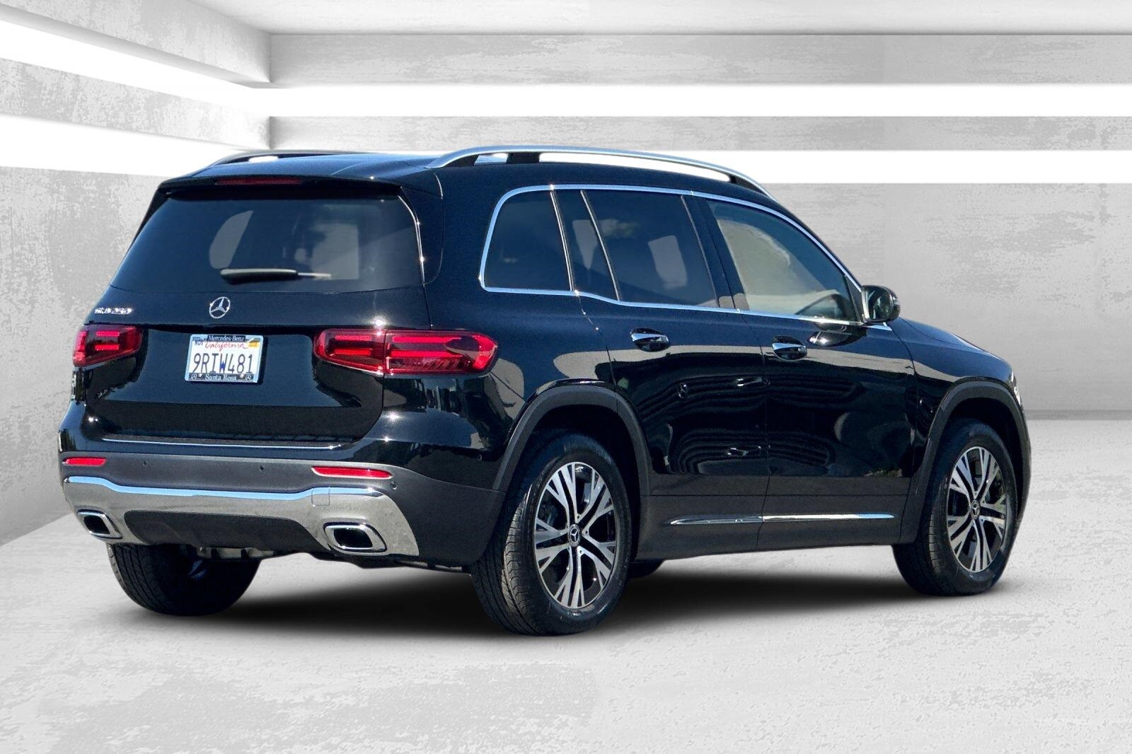 2024 Mercedes Benz GLB 250 photo 3