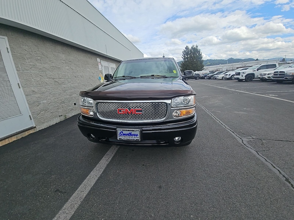Used 2002 GMC Yukon Denali SUV