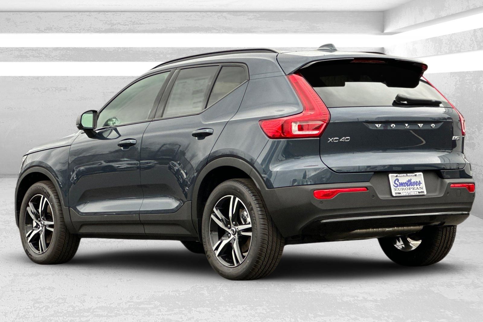 2026 Volvo XC40 Core - Photo 5