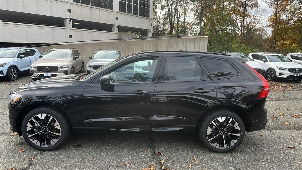 2026 Volvo XC60 B5 Plus photo 2