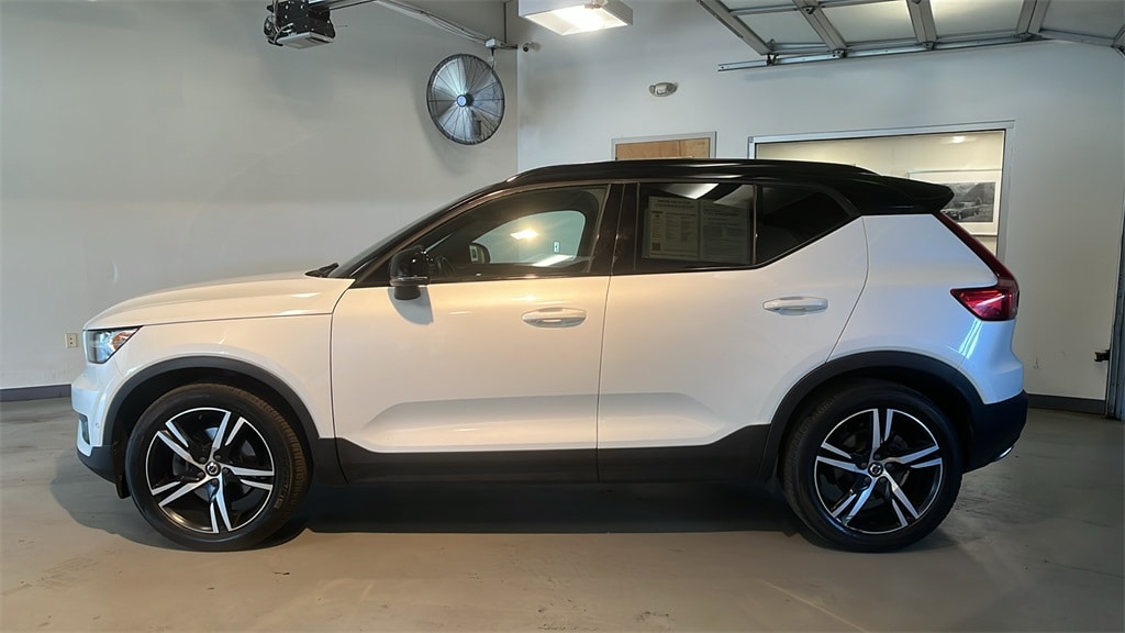 Used 2019 Volvo XC40 R-Design with VIN YV4162UM9K2091902 for sale in Summit, NJ