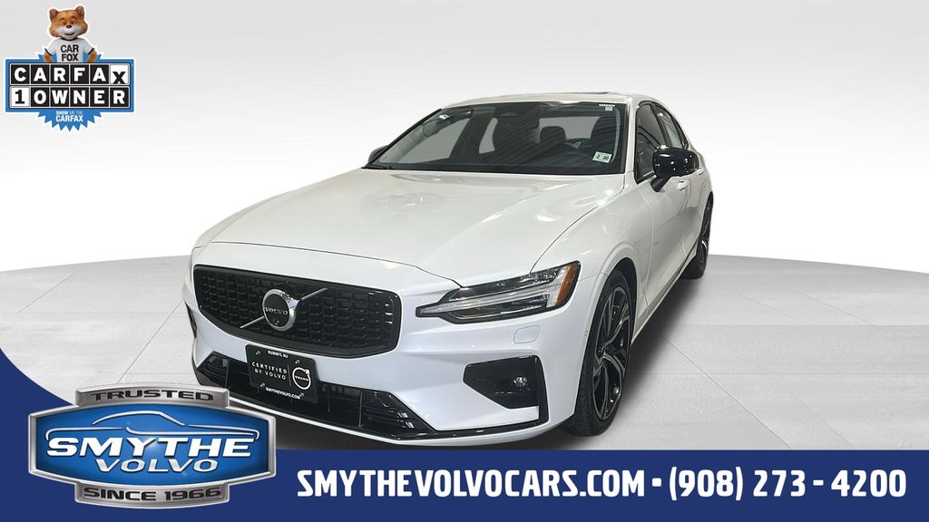 2025 Volvo S60 B5 Plus Dark AWD's photo
