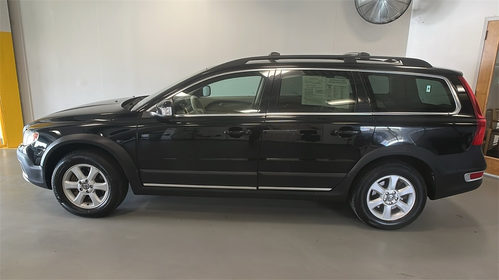 Used 2012 Volvo XC70 3.2 with VIN YV4940BZ8C1118221 for sale in Summit, NJ