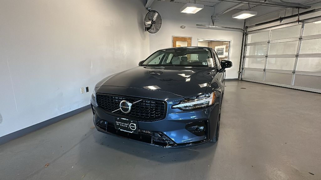 2024 Volvo S60 Core