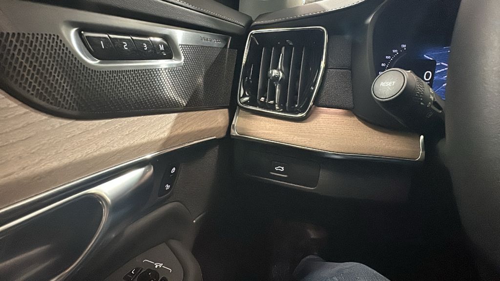2026 Volvo XC90 Plus - Photo 20
