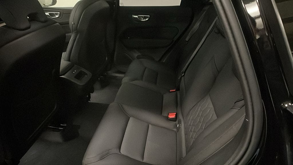 2026 Volvo XC60 Plus - Photo 12