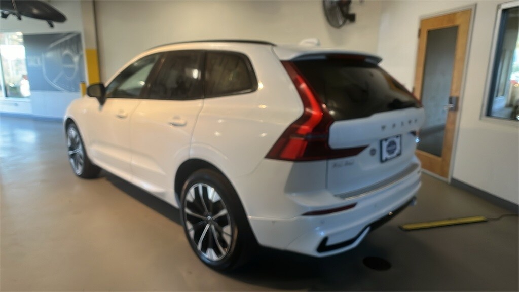 New 2026 Volvo XC60 B5 Plus SUV