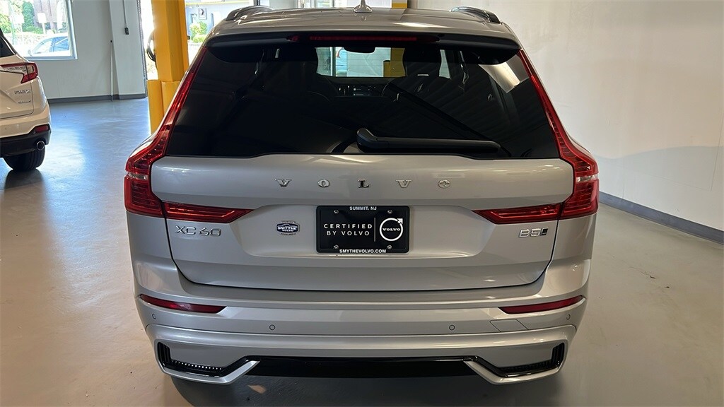 2025 Volvo XC60 B5 Plus photo 4