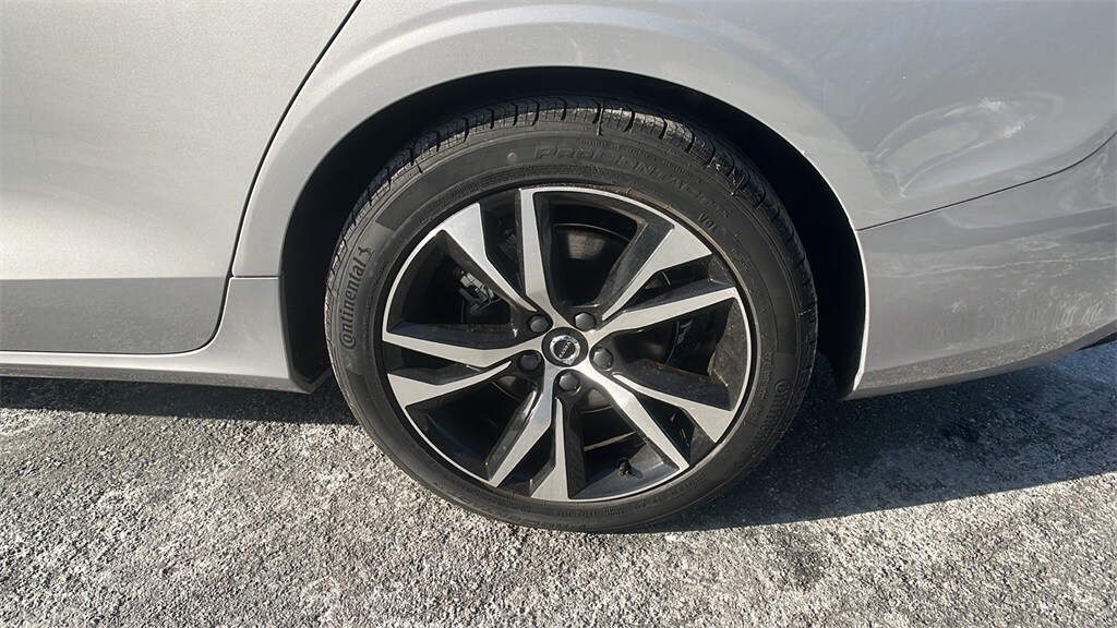 2025 Volvo S60 B5 Core photo 3