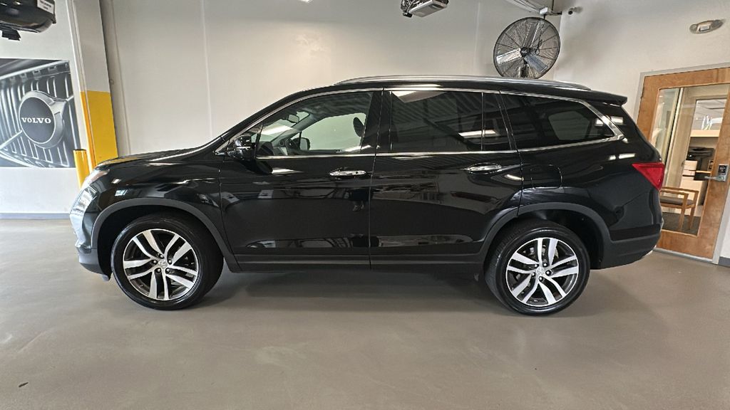 Used 2018 Honda Pilot Touring with VIN 5FNYF6H98JB006378 for sale in Summit, NJ