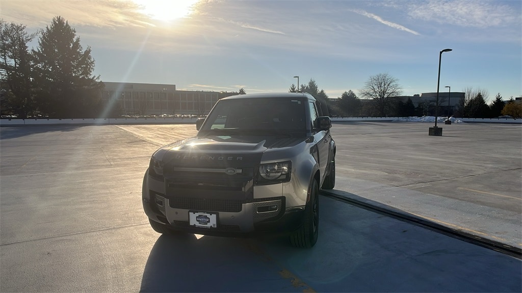 2023 Land Rover Defender X's photo