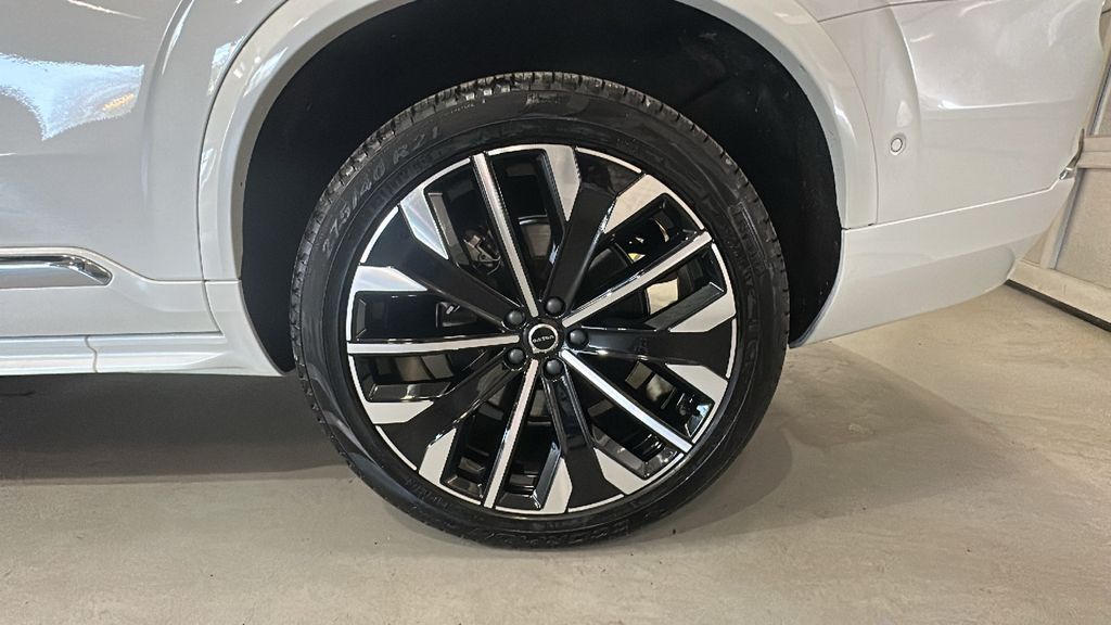 2026 Volvo XC90 Plus - Photo 9