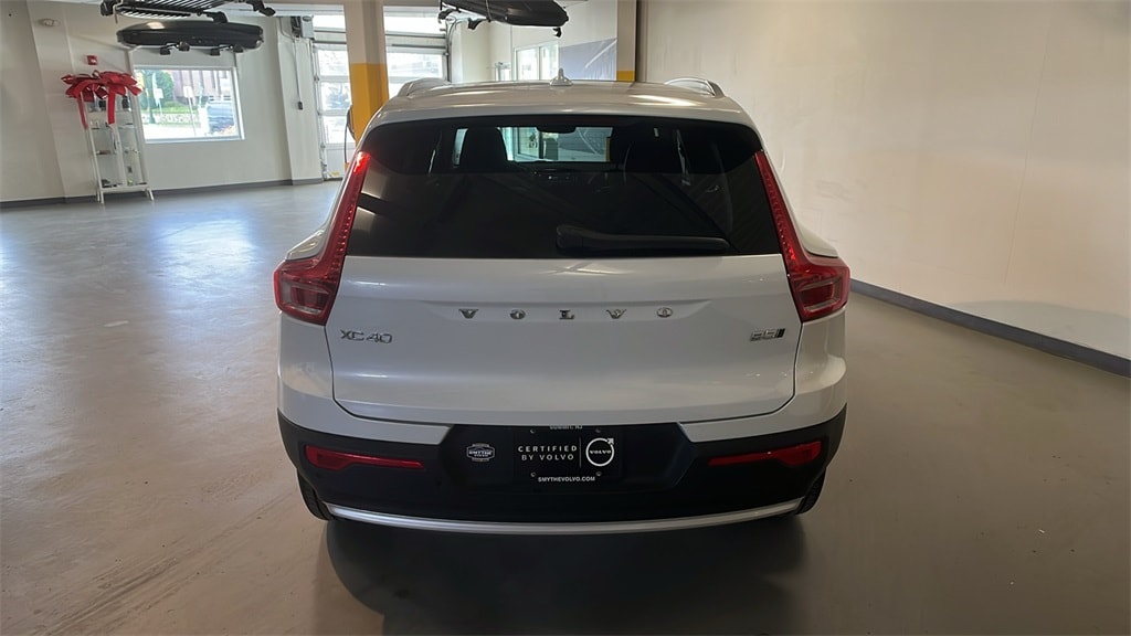 Certified 2025 Volvo XC40 B5 Core SUV