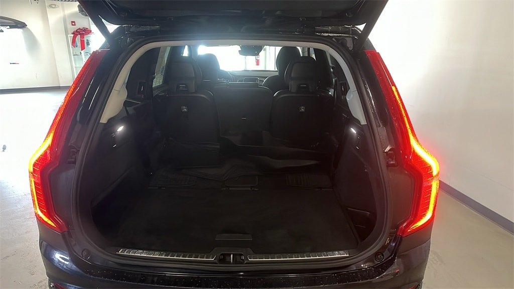 Used 2019 Volvo XC90 T6 Momentum SUV