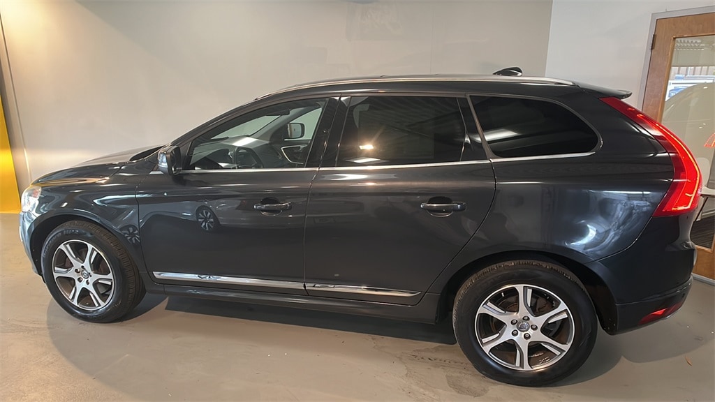 Used 2015 Volvo XC60 T6 with VIN YV4902RB8F2619916 for sale in Summit, NJ