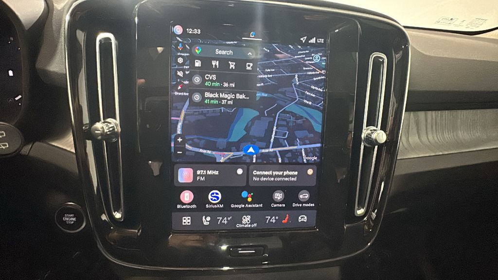 2026 Volvo XC40 Plus - Photo 17