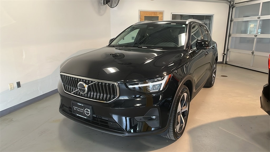 2025 Volvo XC40 Plus
