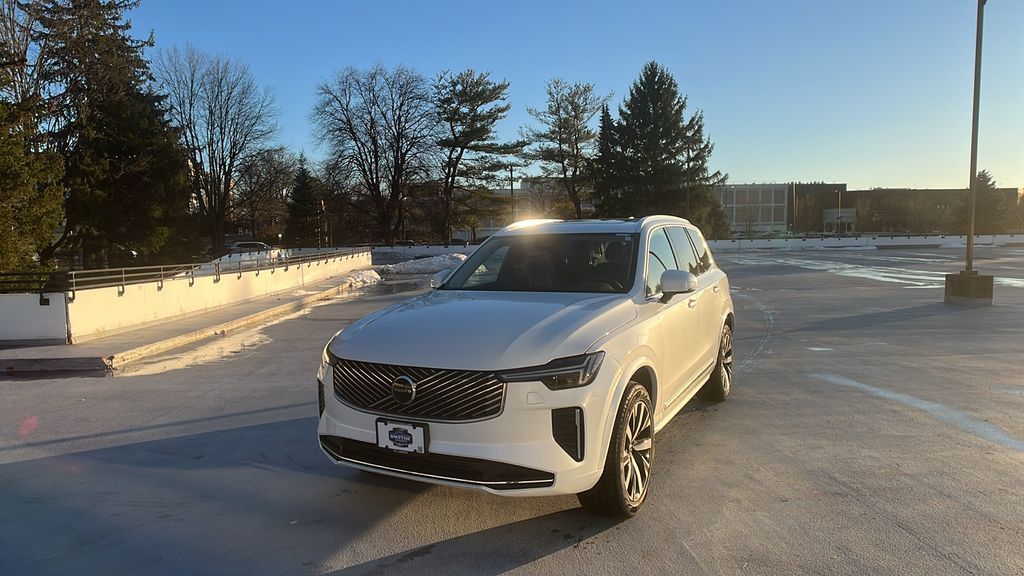 2026 Volvo XC90 B5 Core Bright 4WD's photo