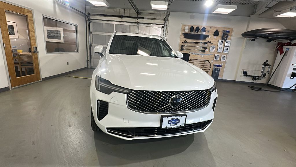 2026 Volvo XC90 Plus - Photo 8
