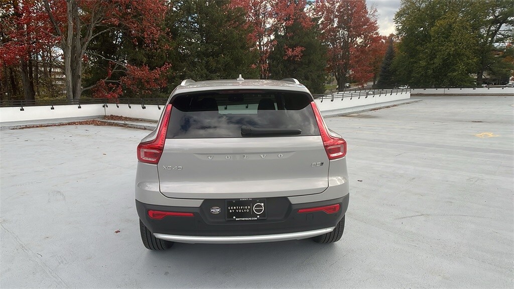 2025 Volvo XC40 Core photo 3
