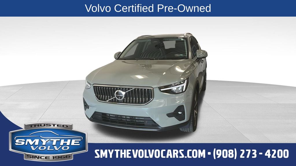 2024 Volvo XC40 B5 Plus Bright AWD's photo