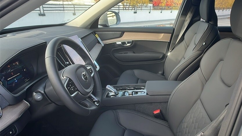 2026 Volvo XC90 Plus - Photo 14